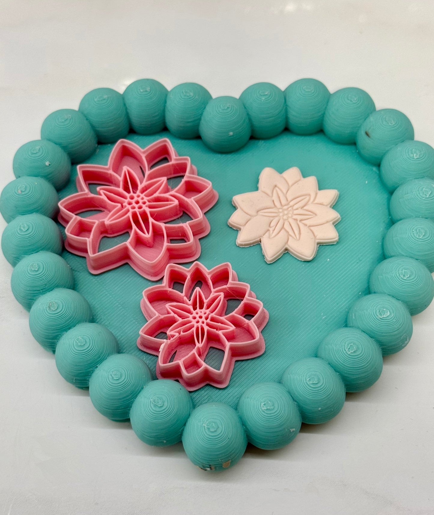 Cortador flor pascua