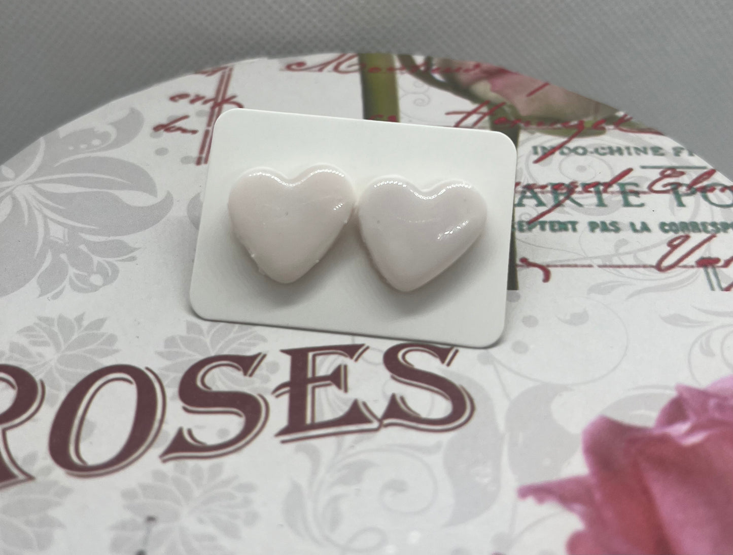 Pendientes "Amor" blancos